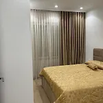 Center Kafe Flora Apartment Tirana