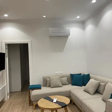 Center Kafe Flora Τίρανα