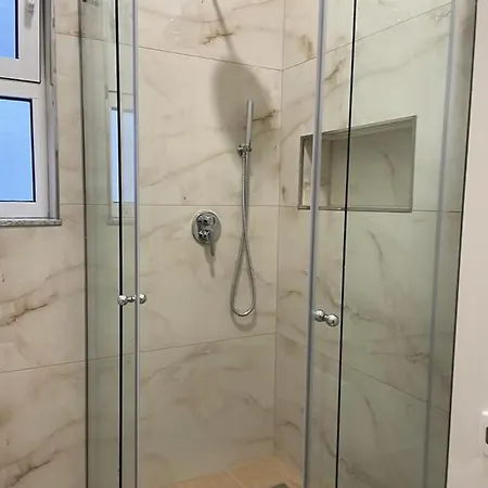 Center Kafe Flora Apartamento Tirana