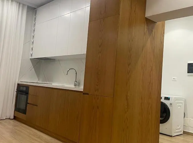 Center Kafe Flora 地拉那