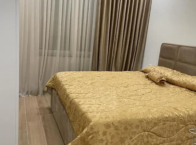 アパート Center Kafe Flora ティラナ