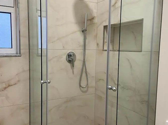 Center Kafe Flora 公寓 地拉那