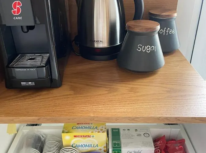 Center Kafe Flora 地拉那